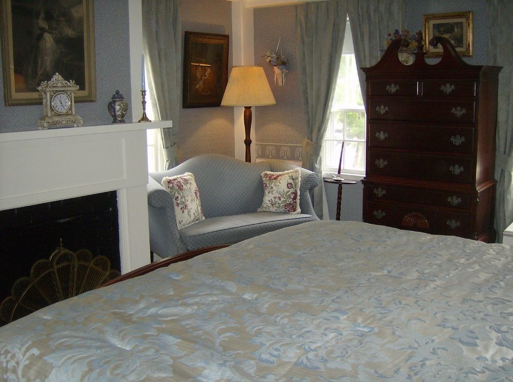 Holiday Guest House Bed & Breakfast Wells Exterior photo